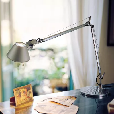 Artemide Klasická stolná LED lampa Artemide Tolomeo Table